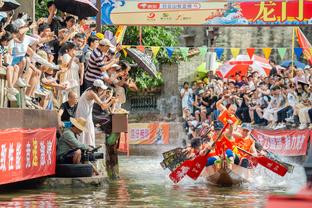 浓眉5次砍下40+20超奥尼尔联盟合并以来第二 摩西-马龙7次最多